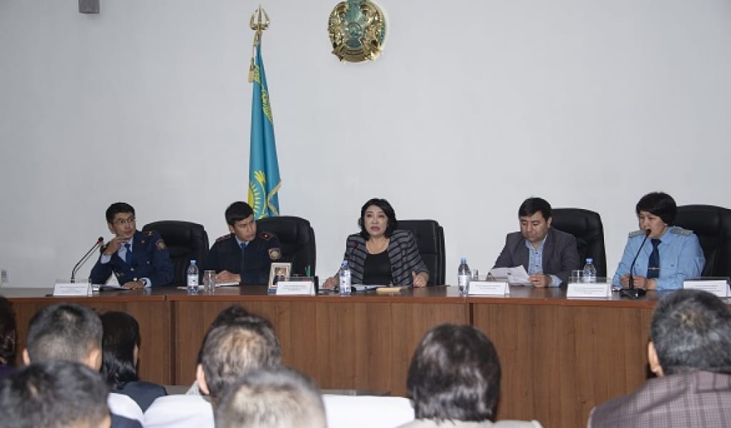 КӨКСУ АУДАНЫ: СОТ СУДЬЯСЫ ПРЕЗИДЕНТ ЖОЛДАУЫН ТҮСІНДІРДІ