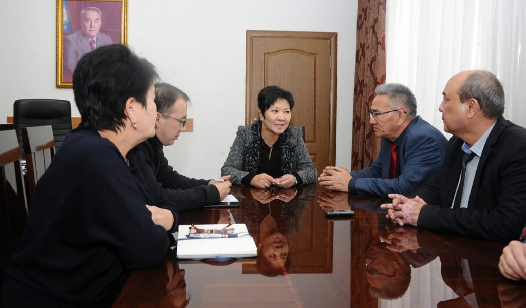 "ЖАСТАНА ОҚИТЫН ҰРПАҚПЫЗ": ГАЗЕТ ТІЛШІЛЕРІ ҚАРАСАЙ АУДАНЫНА КЕЛДІ