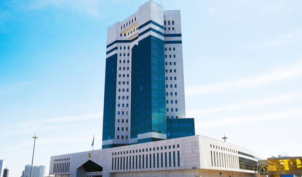 "ТӨРТ ЕСЕГЕ ДЕЙІН ҰЛҒАЙДЫ": БАЛАМАЛЫ ЭНЕРГИЯ КӨЗІ - БАСТЫ НАЗАРДА