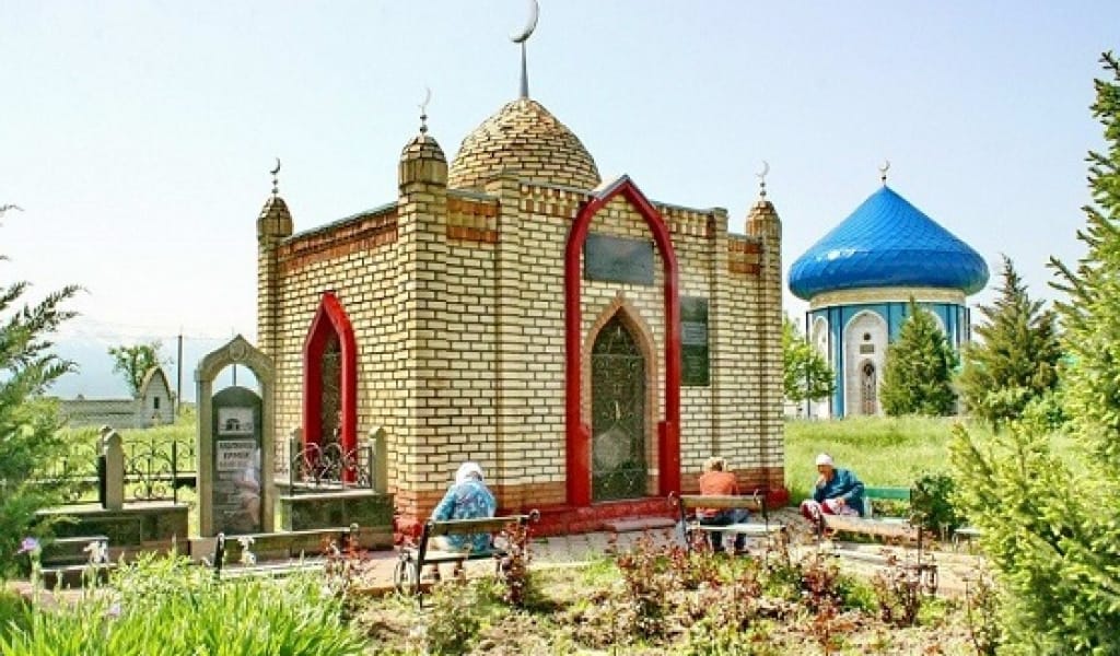 "ЖЕТІ ЖАРҒЫНЫ" БЕКІТУГЕ АТСАЛЫСТЫ: ӘЛМЕРЕК БИ ТУРАЛЫ БІРЕР СӨЗ