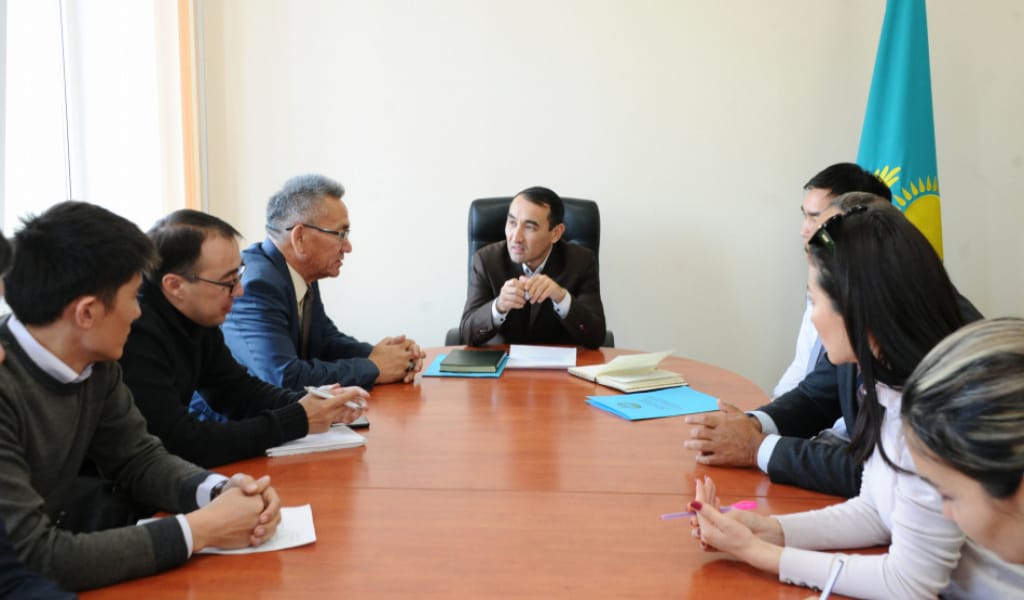 "ӘР ОҚЫРМАН ҚЫМБАТ": ГАЗЕТ ЖУРНАЛИСТЕРІ ҚАПШАҒАЙ ҚАЛАСЫНА КЕЛДІ