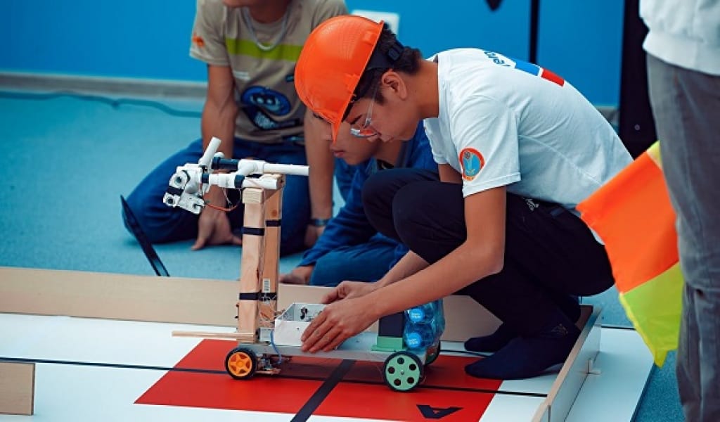 НҰР-СҰЛТАН: РОБОТ ҚҰРАСТЫРУДАН ЖАРЫС АЯҚТАЛДЫ