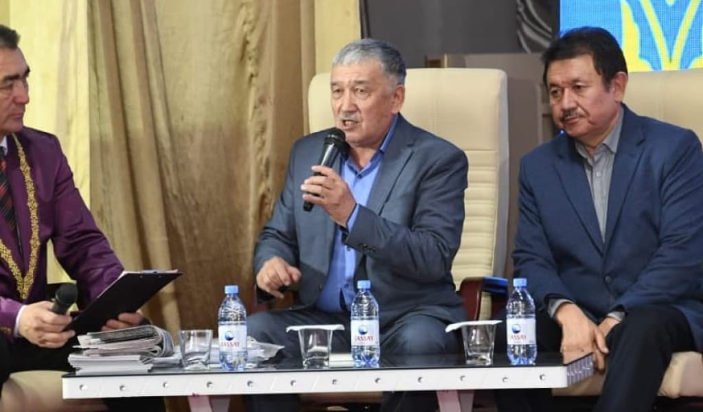 "АҚЫНҒА ҚОЙЫЛҒАН ЕҢ ҒАЖАЙЫП ЕСКЕРТКІШ": "МҰҚАҒАЛИ" САРЫӨЗЕКТЕ