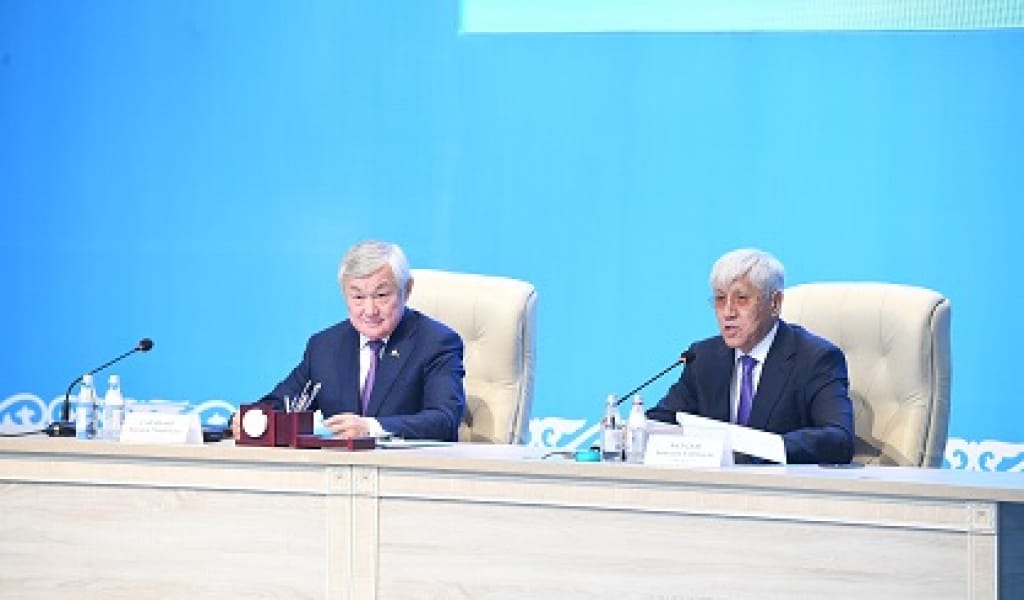 "ЖЕР БЕРУ - ЖАҚСЫ БАСТАМА": БЕРДІБЕК САПАРБАЕВ ОБЛЫС ТҰРҒЫНДАРЫМЕН КЕЗДЕСТІ