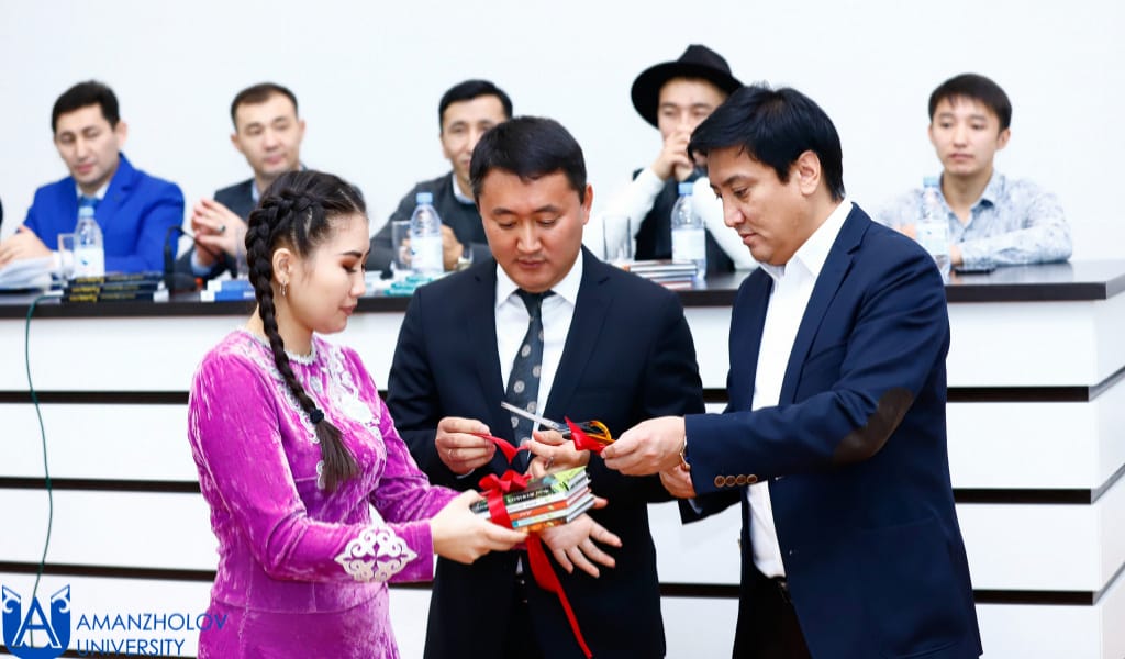 "ӘДЕБИЕТТІҢ ЖАҢА ТОЛҚЫНЫ": ШЫҒЫС ШЫҢЫНАН ҚАРАҒАНДА