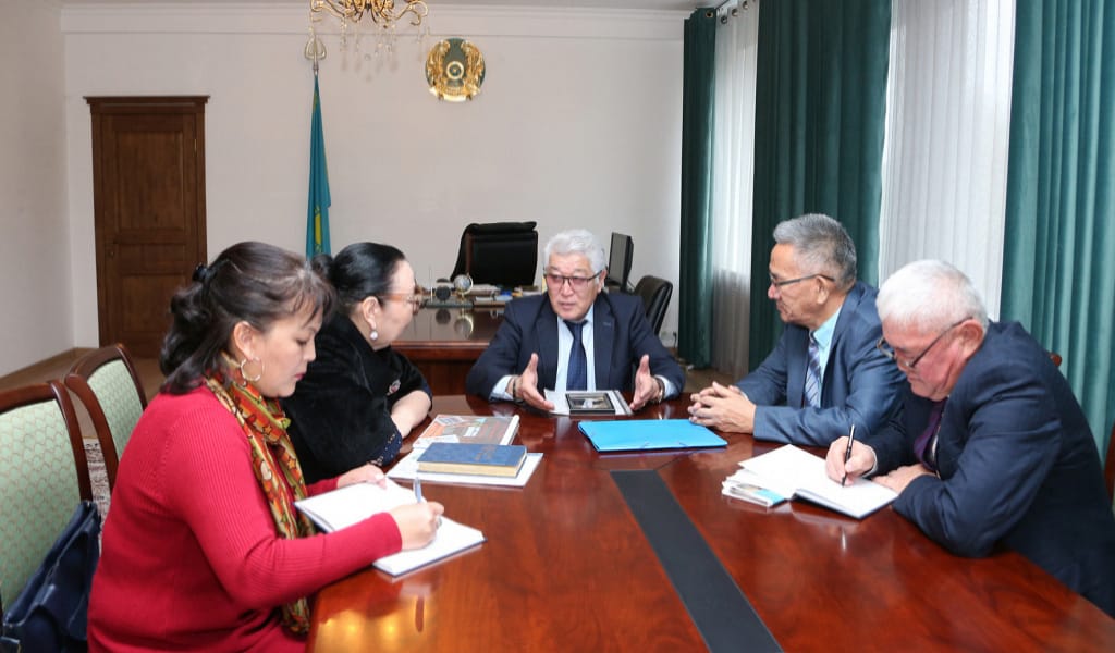 "ТЫҒЫЗ БАЙЛАНЫСТАМЫЗ": ГАЗЕТ ЖУРНАЛИСТЕРІ ЖАРКЕНТ ТҰРҒЫНДАРЫМЕН КЕЗДЕСТІ