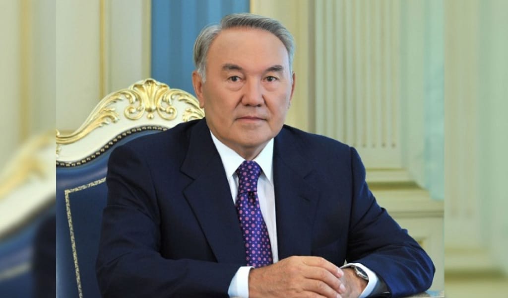 "КІРПІШ ҚҰЙЫП, АҚША ТАПҚАН": ЕЛБАСЫ ТУРАЛЫ ҚЫЗЫҚТЫ ДЕРЕКТЕР