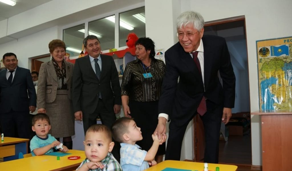 "ЕТ ЖҮРЕГІМ ЕЗІЛДІ": АМАНДЫҚ БАТАЛОВ "EGEMEN QAZAQSTAN" ГАЗЕТІНЕ СҰХБАТ БЕРДІ