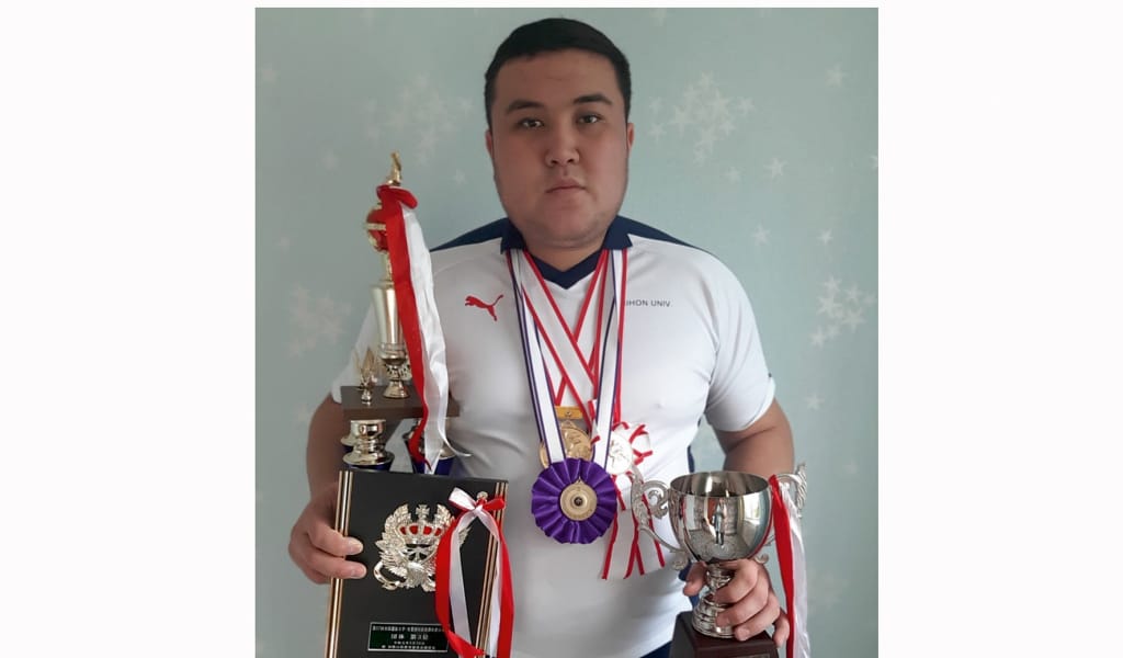 ЕРСІННІҢ ЕРЕН ЖЕҢІСІ