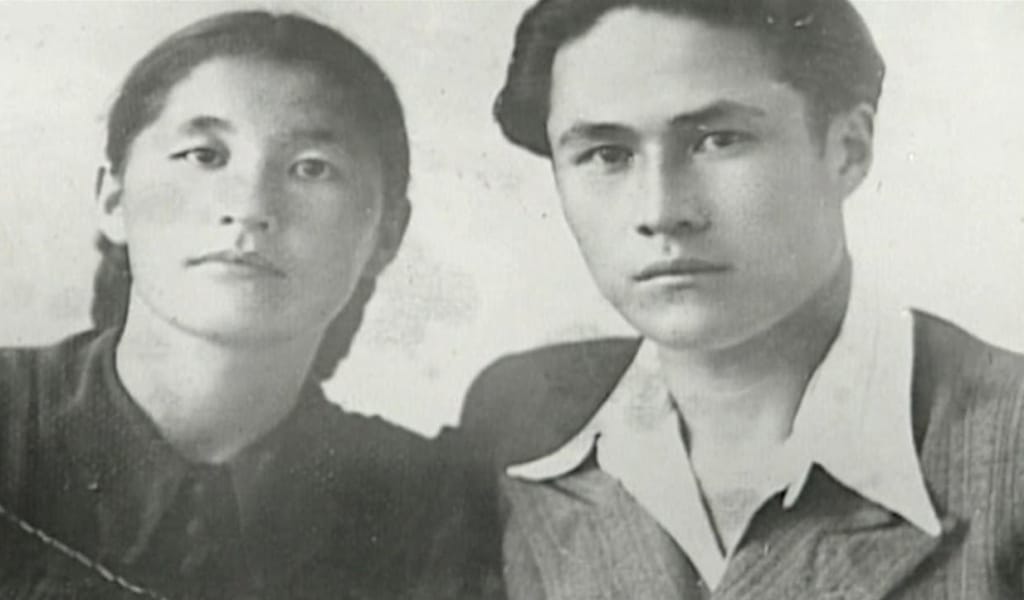 "ҚЫЗЫҚТЫ КЕЗ ЕДІ": МҰҚАҒАЛИ МЕН ЛАШЫННЫҢ ШӘКІРТІ 75 ЖАСҚА ТОЛДЫ