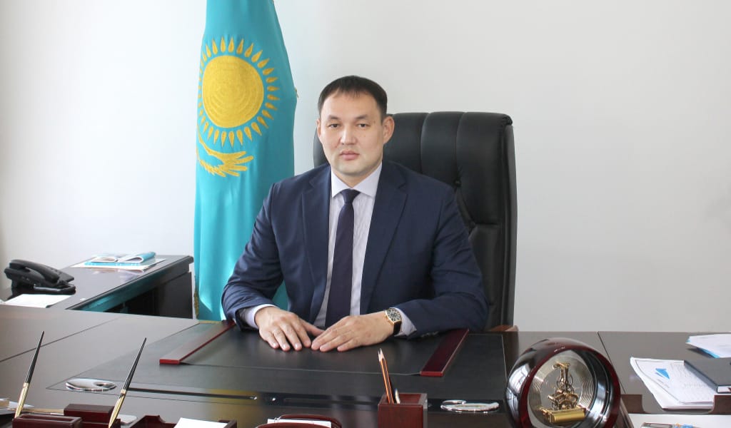 "ҚҰРМЕТКЕ ЛАЙЫҚ": РАУАН РАҚЫМБЕКОВ ГАЗЕТ ТУРАЛЫ ПІКІР БІЛДІРДІ