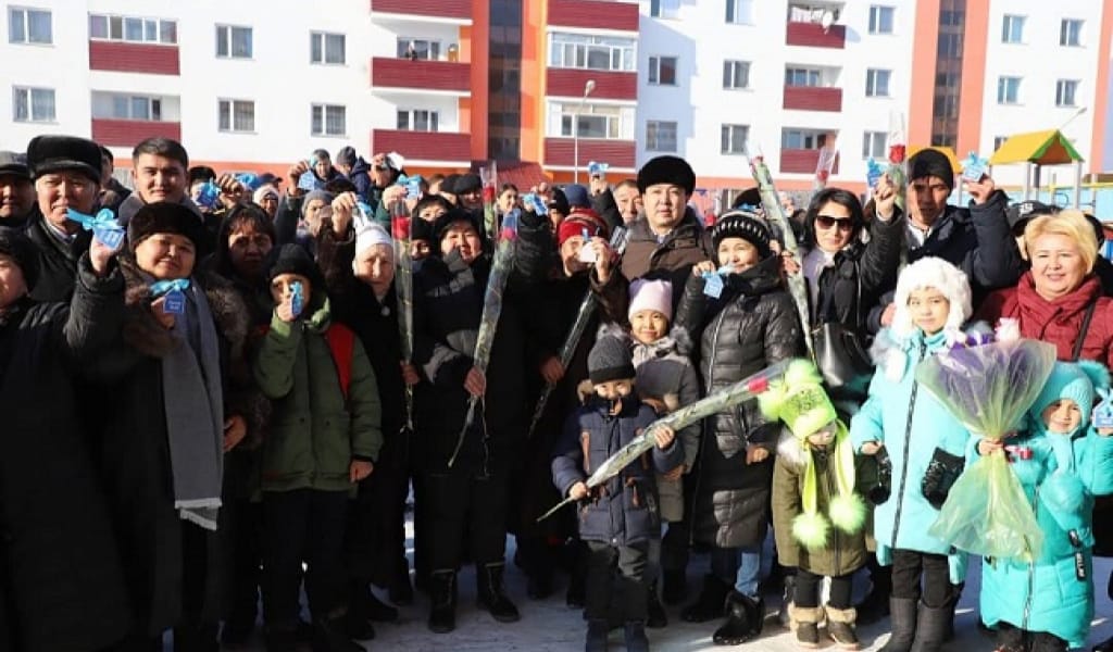 "ОСЫ КҮНГЕ ДЕ ЖЕТТІК": КӨКСУ АУДАНЫНДА 50 ПӘТЕР ПАЙДАЛАНУҒА БЕРІЛДІ