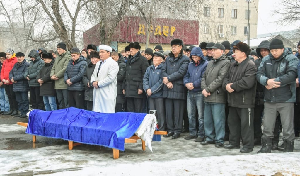 ҰШАҚ АПАТЫ: ТАЛДЫҚОРҒАНДЫҚТАР БАУЫРЖАН ҚАЛИЕВТІҢ ЖАНАЗАСЫНА ҚАТЫСТЫ
