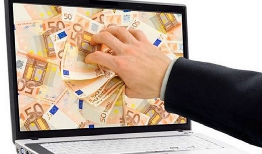 "ҚАРЫЗҒА БЕЛШЕДЕН БАТТЫМ": ОНЛАЙН НЕСИЕ ОПЫҚ ЖЕГІЗБЕСІН