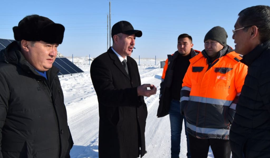 "ТҮСІНДІРДІ": ДЕПУТАТТАР ЖАҢА ЖЫЛДЫ ХАЛЫҚПЕН КЕЗДЕСУДЕН БАСТАДЫ