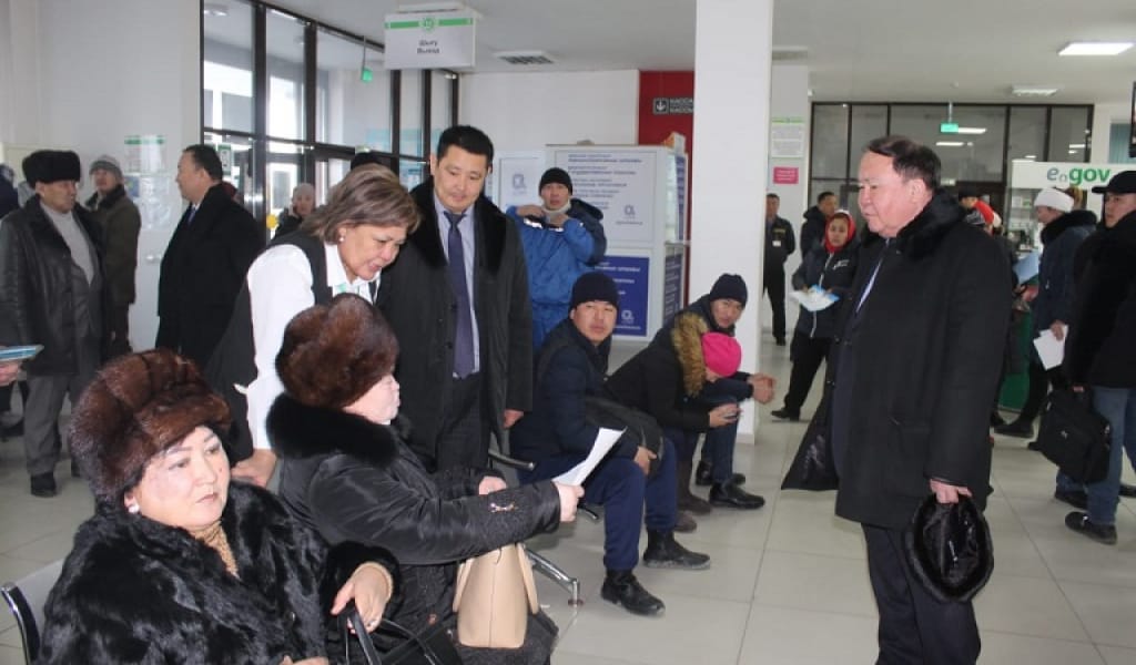 КЕЗЕК КӨП: ДЕПУТАТТАР БІРНЕШЕ МЕКЕМЕНІҢ ЖҰМЫСЫМЕН ТАНЫСТЫ