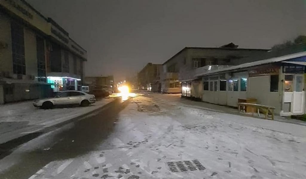 "ТӘРКІЛЕЙМІЗ!" ТАЛДЫҚОРҒАНДА ЗАҢСЫЗ САУДА НҮКТЕЛЕРІ СҮРІЛДІ