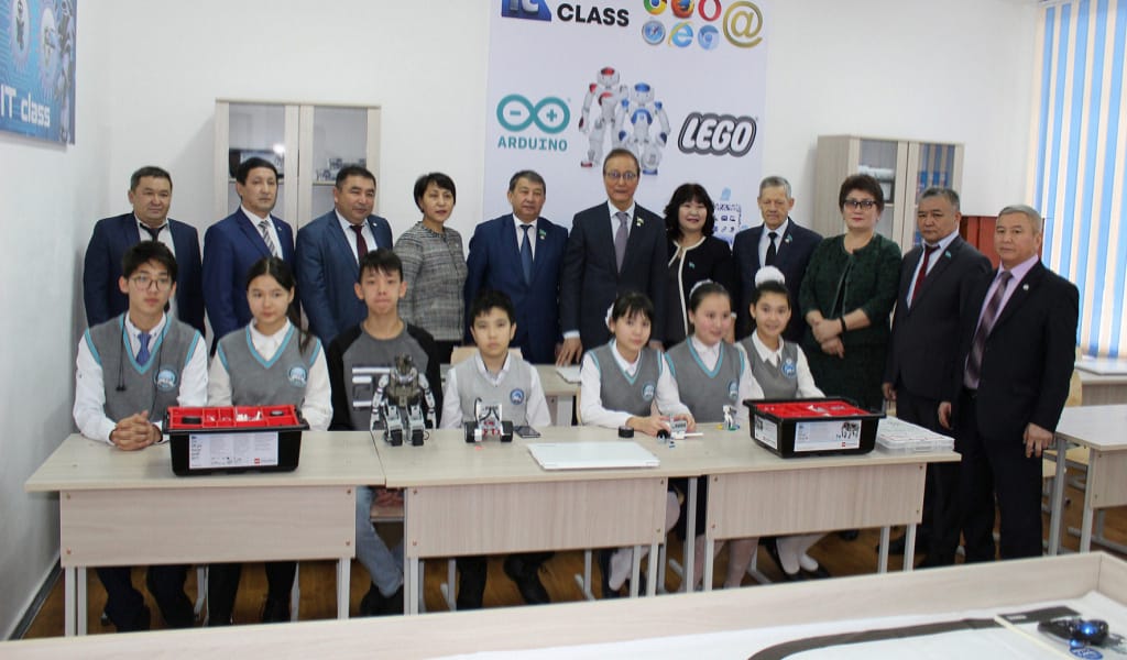 "КӨМЕКТЕСЕМІЗ": ДЕПУТАТТАРДЫҢ ӨҢІРЛЕРГЕ ЖАСАҒАН САПАРЫ АЯҚТАЛДЫ