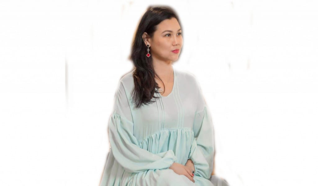 АЙНҰР ТӨЛЕУ: "ЖЫЛАП ТҰРДЫ ҚАЛАМЫМНЫҢ ҰШЫНДА АЙ"