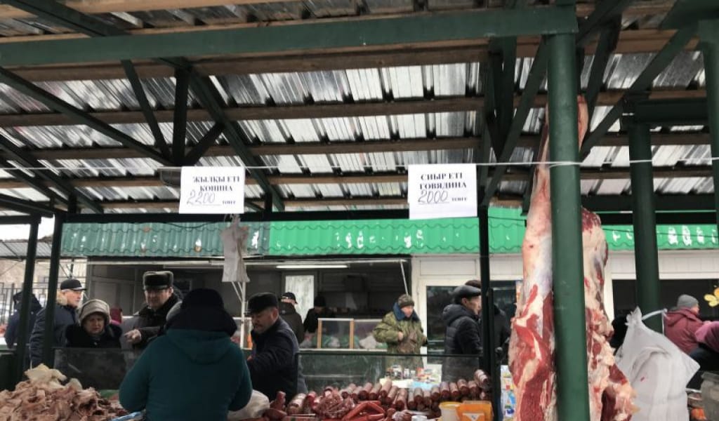 "2000 ТЕҢГЕДЕН АСПАЙДЫ": ЛАЗЗАТ ТҰРЛАШОВ БАЗАРДАҒЫ ЕТТІҢ БАҒАСЫН КӨРІП ҚАЙТТЫ