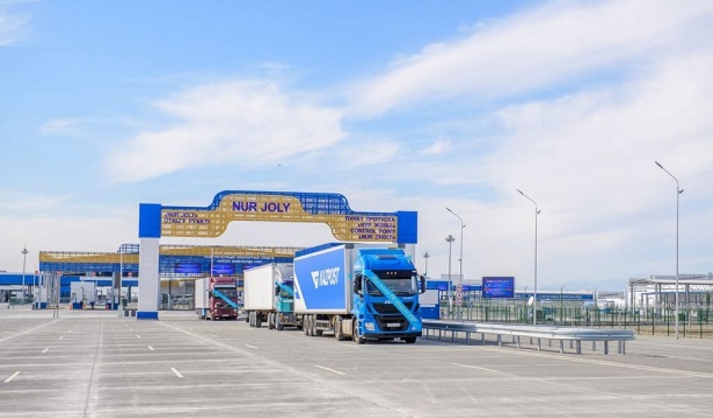 "ҚЫЗУЫ ТҮСПЕЙ ЖАТЫР": ҚЫТАЙДАН ӨТКЕНДЕРДІҢ ҚАН САРАПТАМАСЫ ӘЛІ ШЫҚҚАН ЖОҚ