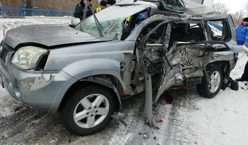 "ЕКЕУІ КӨЗ ЖҰМДЫ": ЖИНАЛЫСҚА КЕЛЕ ЖАТҚАН МҰҒАЛІМДЕР ЖОЛ АПАТЫНА ТҮСТІ