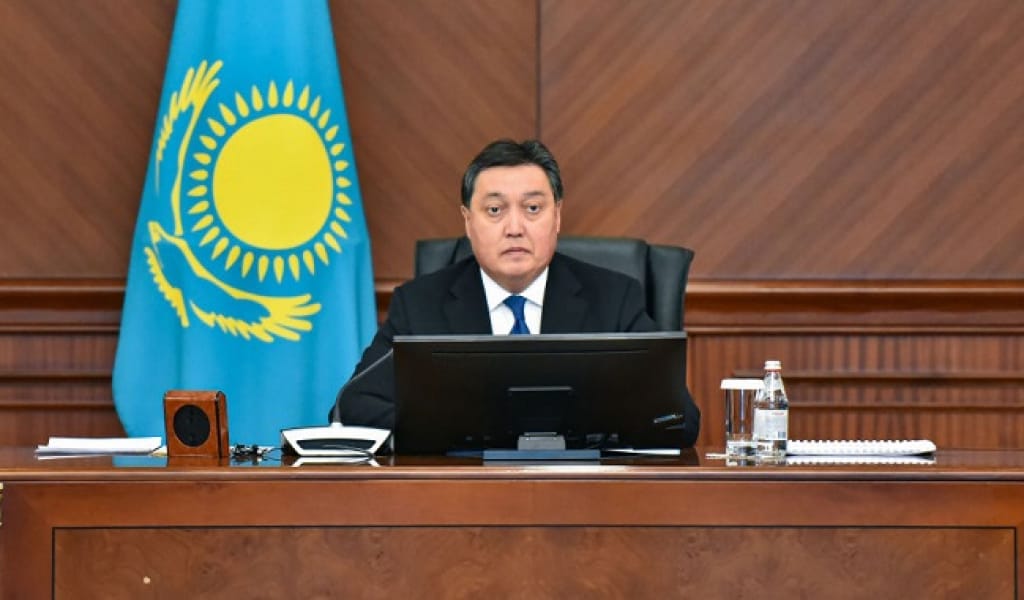 ШЕТЕЛДЕН КӨЛІК ӘКЕЛУ: ҚАЗАҚСТАН ҮКІМЕТІ ЖАҢА ҚАУЛЫ ШЫҒАРДЫ