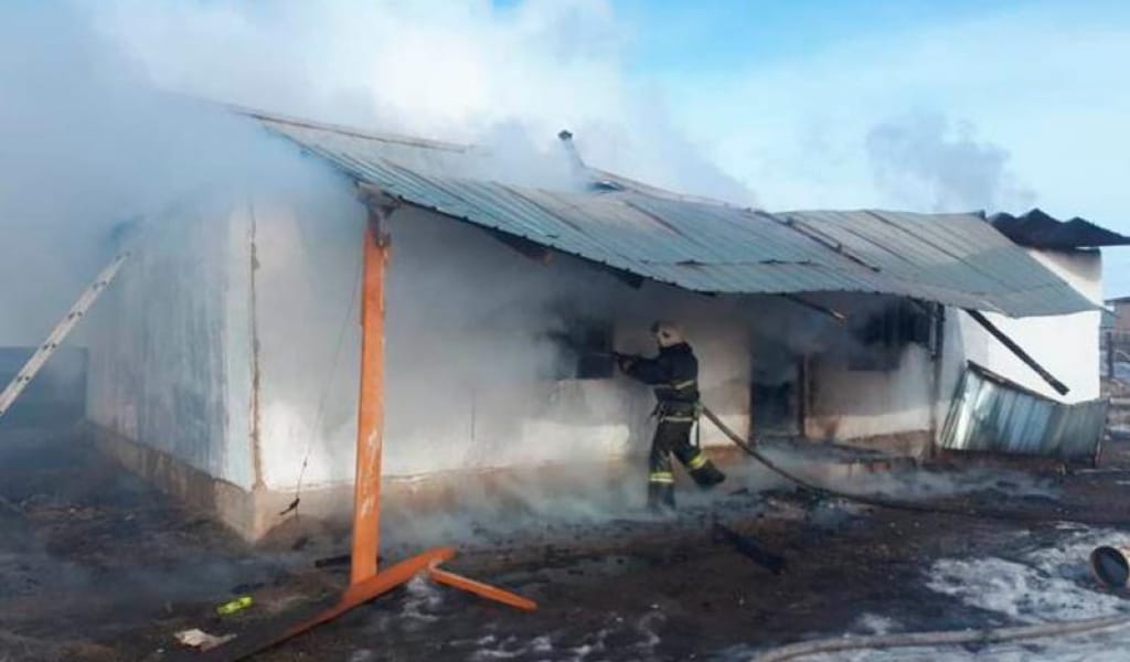 ТӨТЕНШЕ ЖАҒДАЙ: ЖЕРҮЙДЕГІ ӨРТТЕН ТАҒЫ ДА БАЛАЛАР КӨЗ ЖҰМДЫ