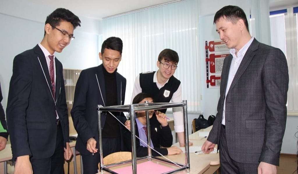 "ҚАЗАҚША МАТЕМАТИКА": МЕКТЕП МҰҒАЛІМІ ОҚУШЫЛАРҒА ТИІМДІ САЙТ ЖАСАП ШЫҒАРДЫ