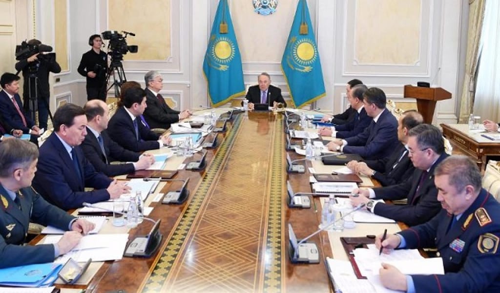 ЕЛБАСЫ: "ҚАЗІРГІ ЖАҒДАЙ МЕНІ ҚАТТЫ АЛАҢДАТЫП ОТЫР"