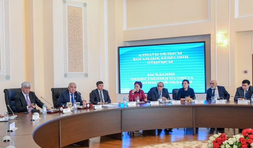 АМАНДЫҚ БАТАЛОВ ҚОҒАМДЫҚ КЕҢЕСТІҢ АЛДЫНДА ЕСЕП БЕРДІ