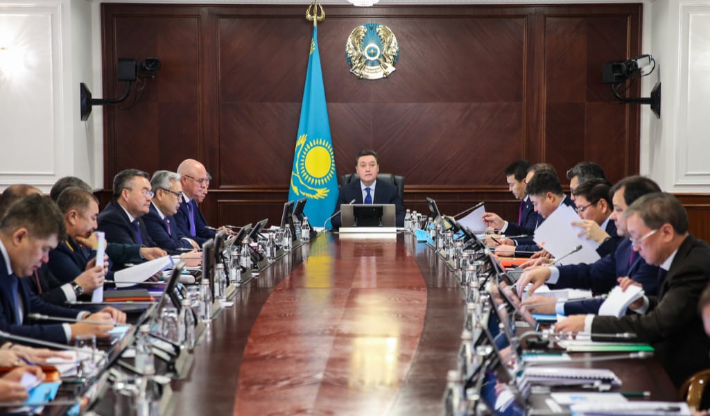 "БІРТІНДЕП САРҚЫЛУДА": ҮКІМЕТ БАСШЫСЫ КЕН ОРЫНДАРЫНА ҚАТЫСТЫ ЖИЫН ӨТКІЗДІ