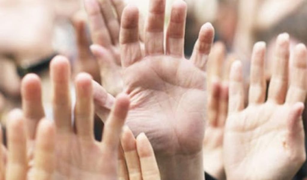 МИТИНГКЕ РҰҚСАТ АЛУ: ЖАҢА ЗАҢ ЖОБАСЫ ТАЛҚЫЛАНЫП ЖАТЫР