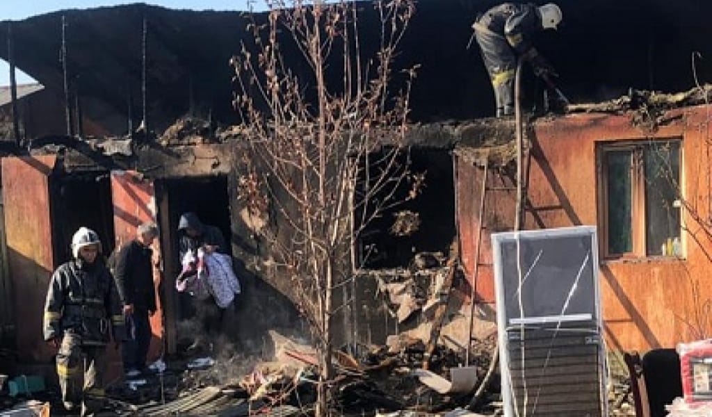 "ДАЛАДА ҚАЛДЫ": ТАЛҒАР АУДАНЫНДА КӨПБАЛАЛЫ АНАНЫҢ ҮЙІ ӨРТЕНІП КЕТТІ