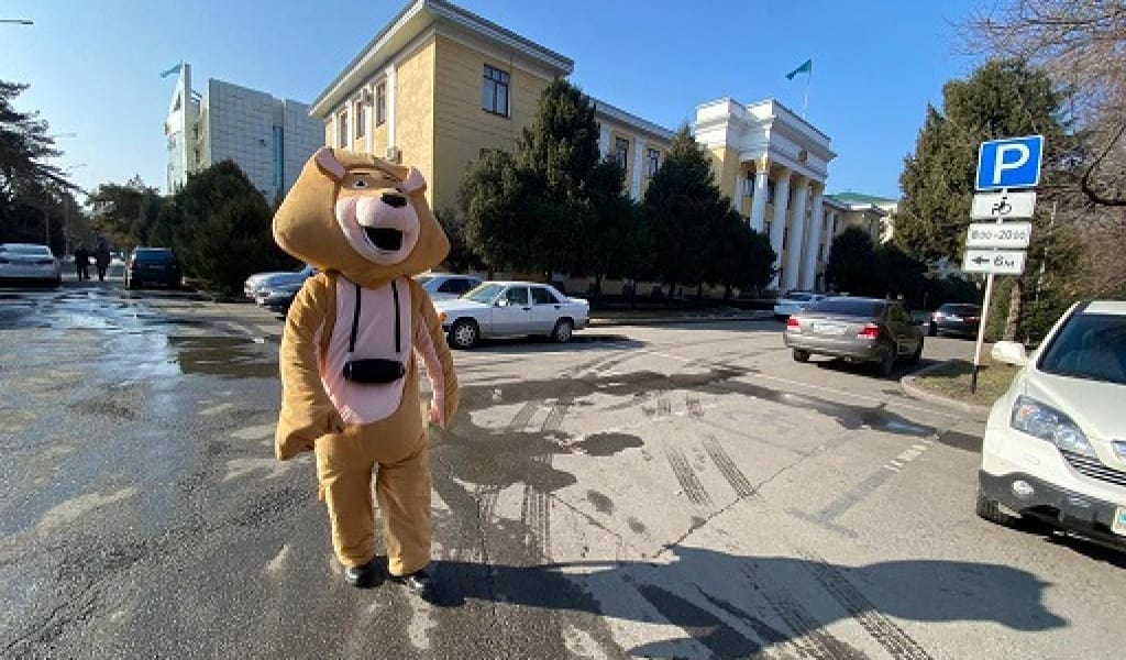 "ТАҢ ҚАЛДЫРУДЫ ҰНАТАМЫН": АРЫСТАН БЕЙНЕСІНДЕГІ ЖІГІТ ҚАЛАНЫ АРАЛАДЫ