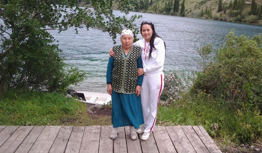 "ҚАТАР ЖАТТЫҚ": КЕЛІННІҢ ЕНЕ ТУРАЛЫ ЖҮРЕКЖАРДЫ ЖАЗБАСЫ