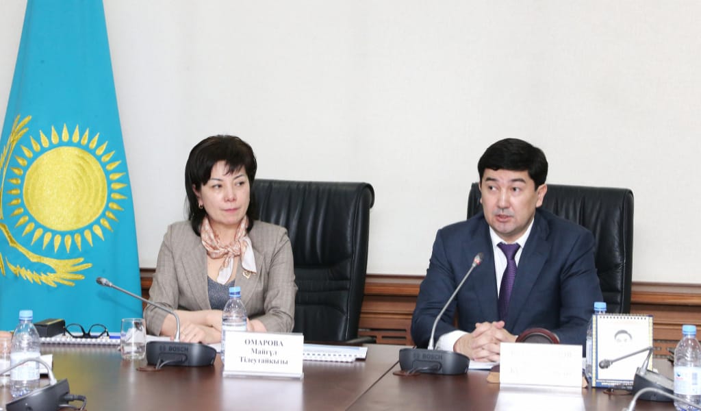 БАСҚАРМА БАСШЫСЫ: "АЛМАТЫ ОБЛЫСЫНДА 23 МЕКТЕП ДИРЕКТОРЫ ЗЕЙНЕТ ЖАСЫНДА"