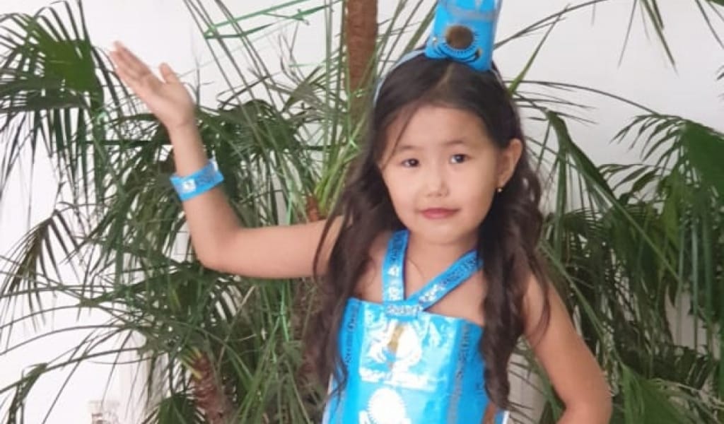 ОТАНДЫҚ ӨНІМ: ЕЛІМІЗДЕ "ҚАЗАҚСТАН" ДЕГЕН АТПЕН ҚАҒАЗ КӨЙЛЕК ТІГІЛДІ