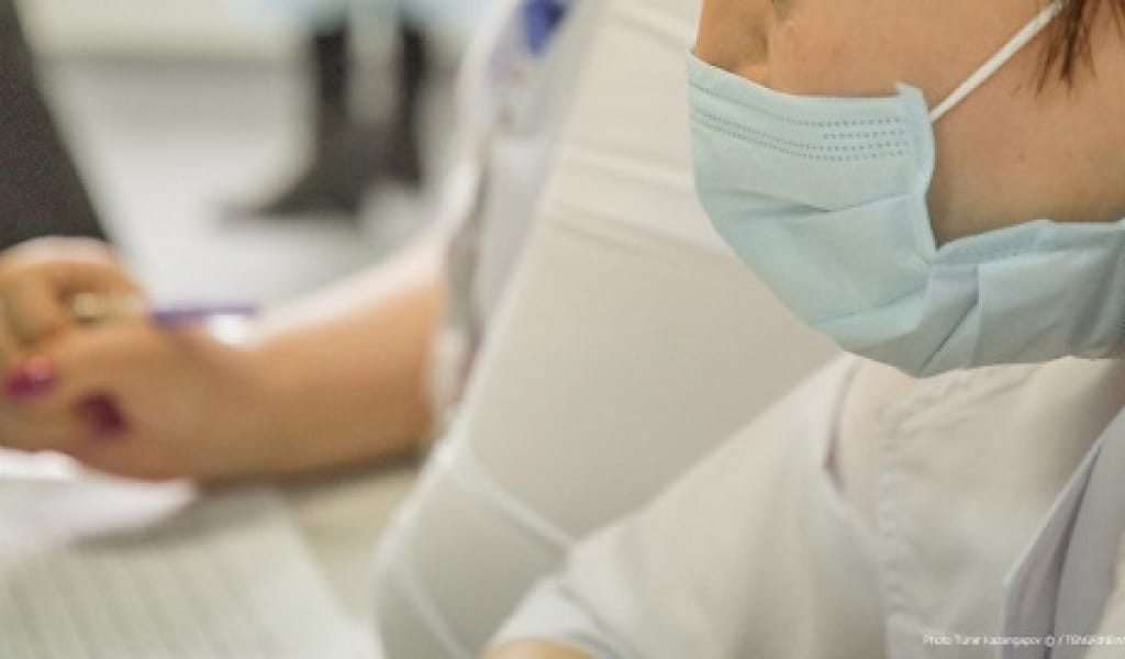 КОРОНАВИРУС: ЖАРТЫ КҮНДЕ ЖҰҚТЫРҒАНДАР САНЫ ТӨРТ АДАМҒА ЖЕТТІ