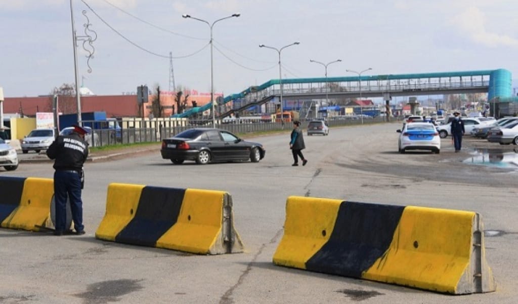 БЛОК-БЕКЕТТЕРДІ АЙНАЛЫП ӨТПЕК БОЛҒАН 12 АДАМ ҰСТАЛДЫ