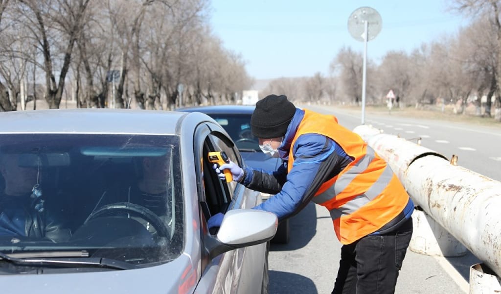КОРОНАВИРУС: ДЕНЕ ҚЫЗУЫ ЖОҒАРЫ АДАМДАР ТАЛДЫҚОРҒАНҒА КІРГІЗІЛМЕЙДІ