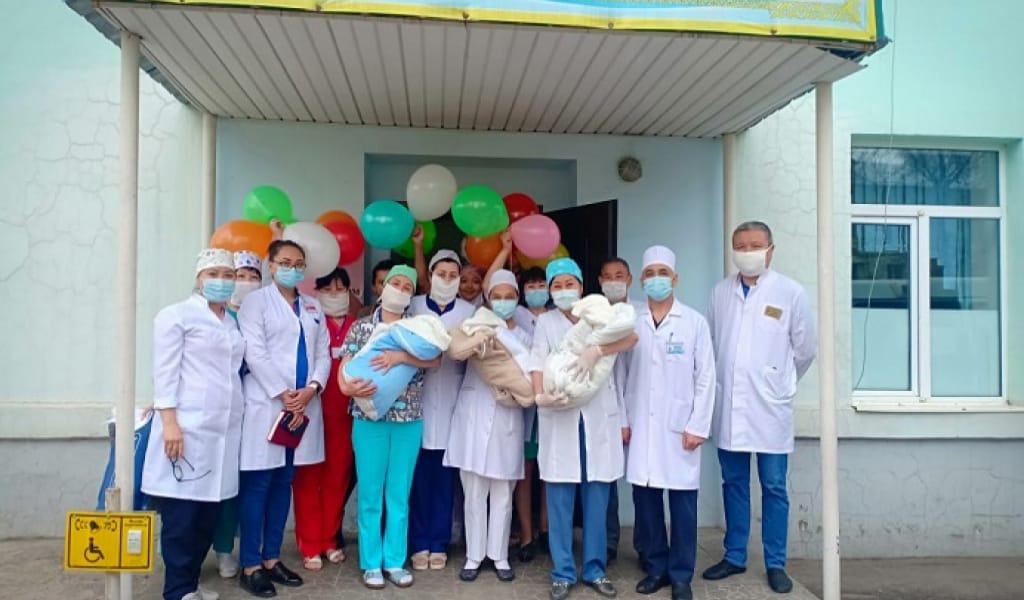 "ДЕНСАУЛЫҒЫ ЖАҚСЫ": АЛМАТЫ ОБЛЫСЫНДА ТУҒАН ҮШЕМ ҮЙГЕ ШЫҒАРЫЛДЫ