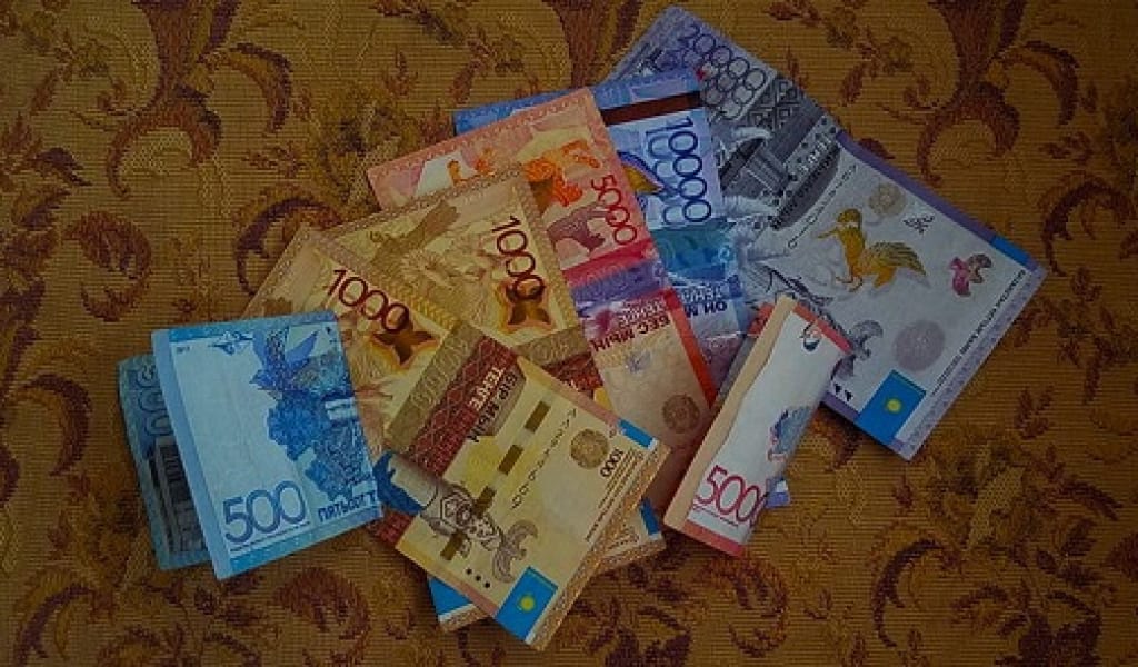 "42 500 ТЕҢГЕ ЕШҚАНДАЙ ҚҰЖАТСЫЗ БЕРІЛЕДІ": МИНИСТРДІҢ ТҮСІНДІРМЕСІ