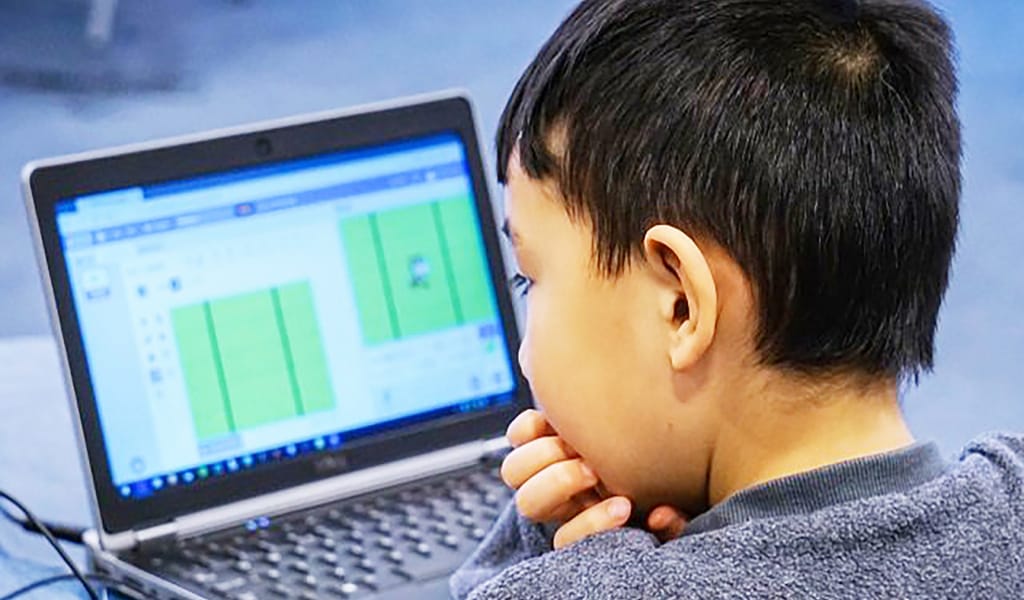 "ҚИЫНДЫҚТАР БАР": БАЛАЛАРДЫ ҚАШЫҚТЫҚТАН ОҚЫТУҒА ДАЙЫНБЫЗ БА?