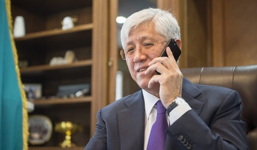 "СЫНАҚТАН ШЫҒУ ЖОЛЫН ТАПТЫҚ": ЕЛБАСЫ МЕН АМАНДЫҚ БАТАЛОВ ТЕЛЕФОН АРҚЫЛЫ СӨЙЛЕСТІ