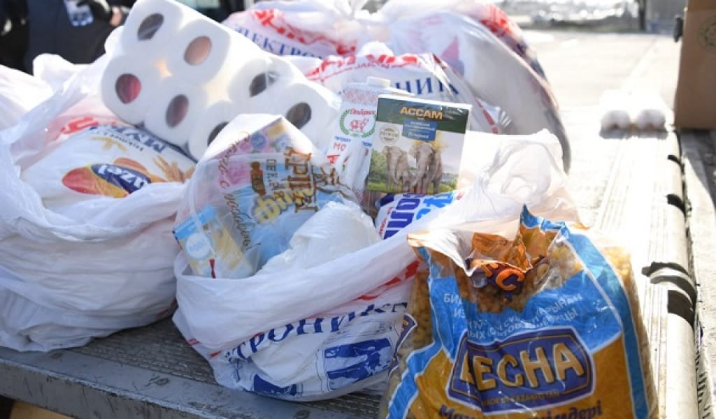 КОРОНАВИРУС: "АСЫЛ АРМАН" ТҰРҒЫНДАРЫНА ТЕГІН АЗЫҚ-ТҮЛІК ҮЛЕСТІРІЛДІ