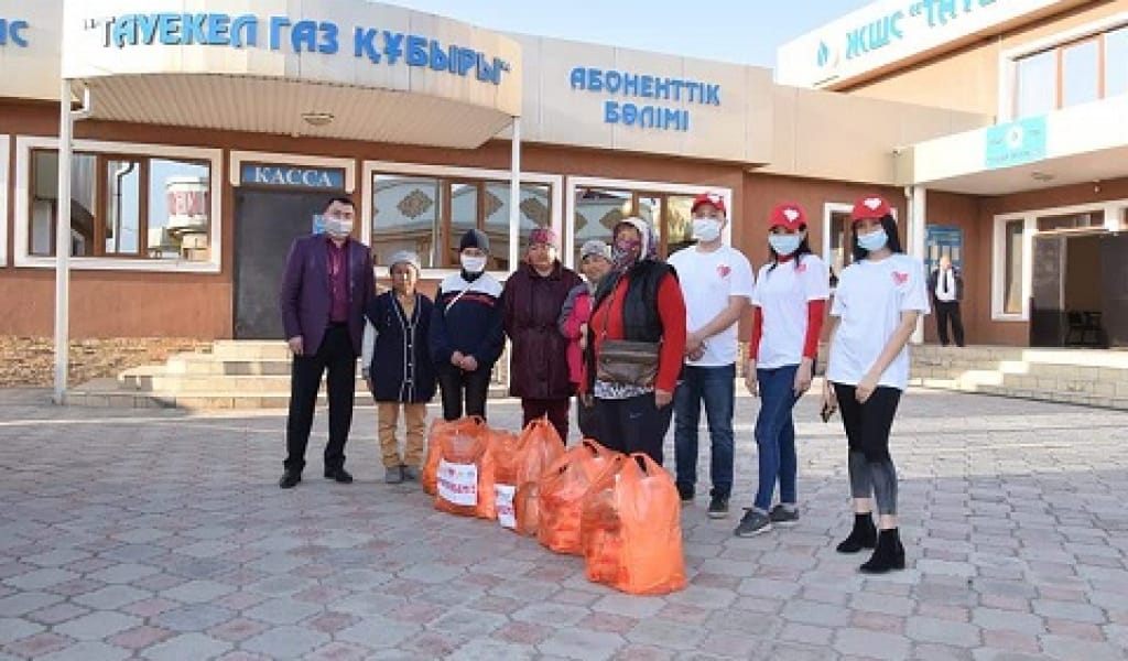 "ДЕМЕУ БОЛСАМ ДЕГЕН НИЕТ": ДЕПУТАТ 25 ОТБАСЫҒА КӨМЕК КӨРСЕТТІ