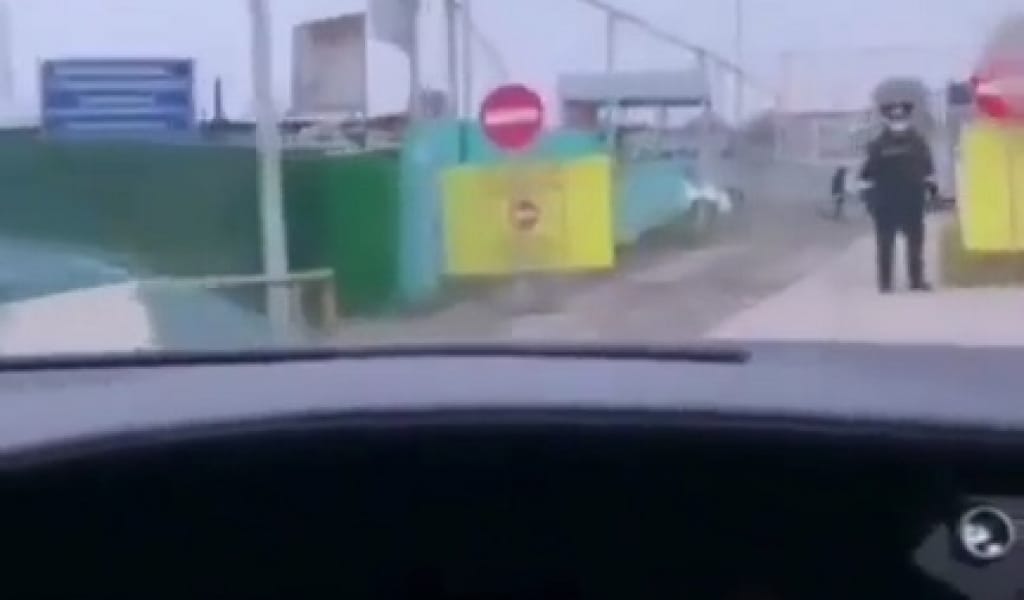 БЛОК-ПОСТҚА БАҒЫНБАҒАН "БЕНТЛИ": ЕКІ АДАМ ЖАУАПҚА ТАРТЫЛДЫ