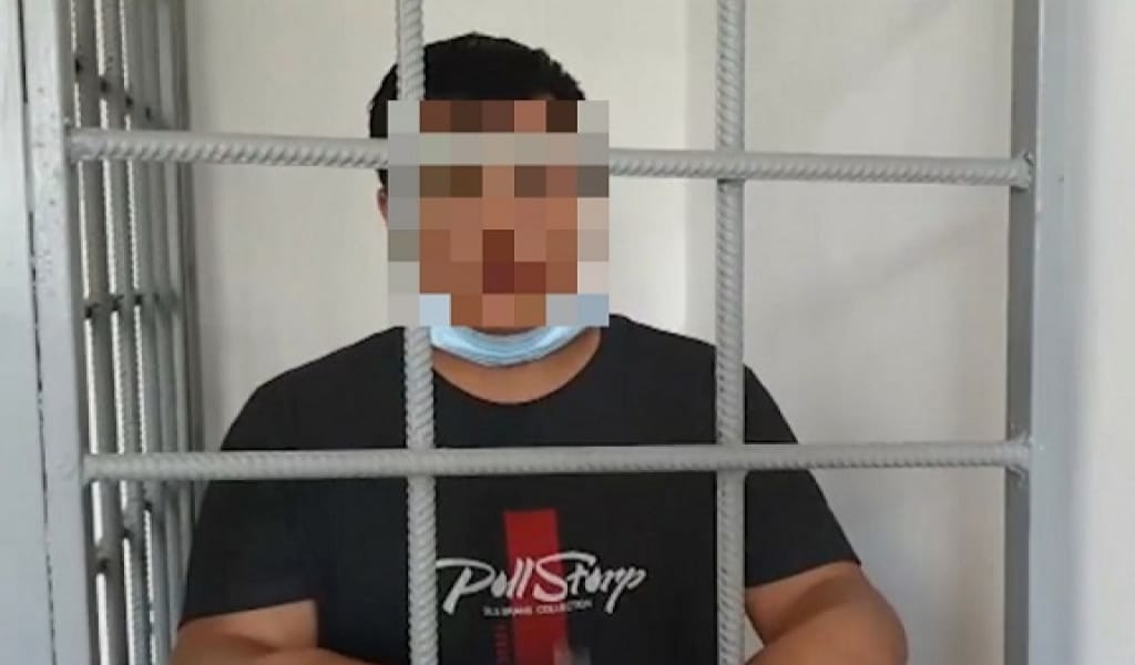 "ПОДПОЛКОВНИК ЖАРАҚАТТАНДЫ": ПОЛИЦЕЙГЕ ЖҰДЫРЫҚ ЖҰМСАҒАН ТҰРҒЫН ТҰТҚЫНДАЛДЫ