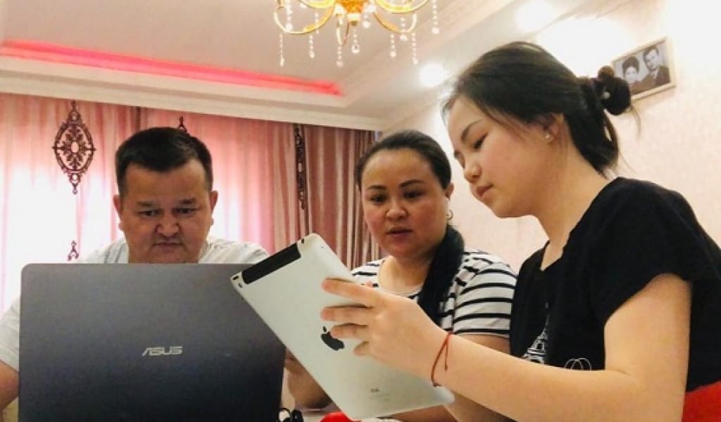 "250-ГЕ ЖУЫҚ ҚОҢЫРАУ КЕЛІП ТҮСЕДІ": ХАЛЫҚҚА ҚЫЗМЕТ КӨРСЕТУШІЛЕРДІҢ БІР КҮНІ